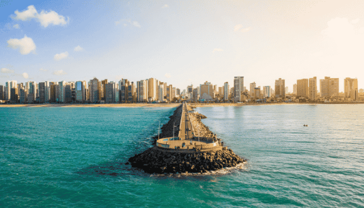 Panorama: Jangadeiro FM segue líder geral; FM 93, Jovem Pan FM e Cidade FM avançam em Fortaleza