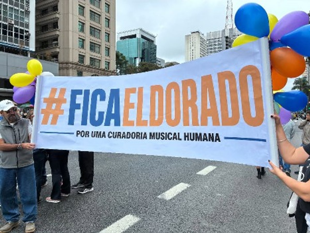 Ouvintes protestam na Avenida Paulista contra fim da Eldorado FM; emissora organiza novo encontro para o próximo domingo