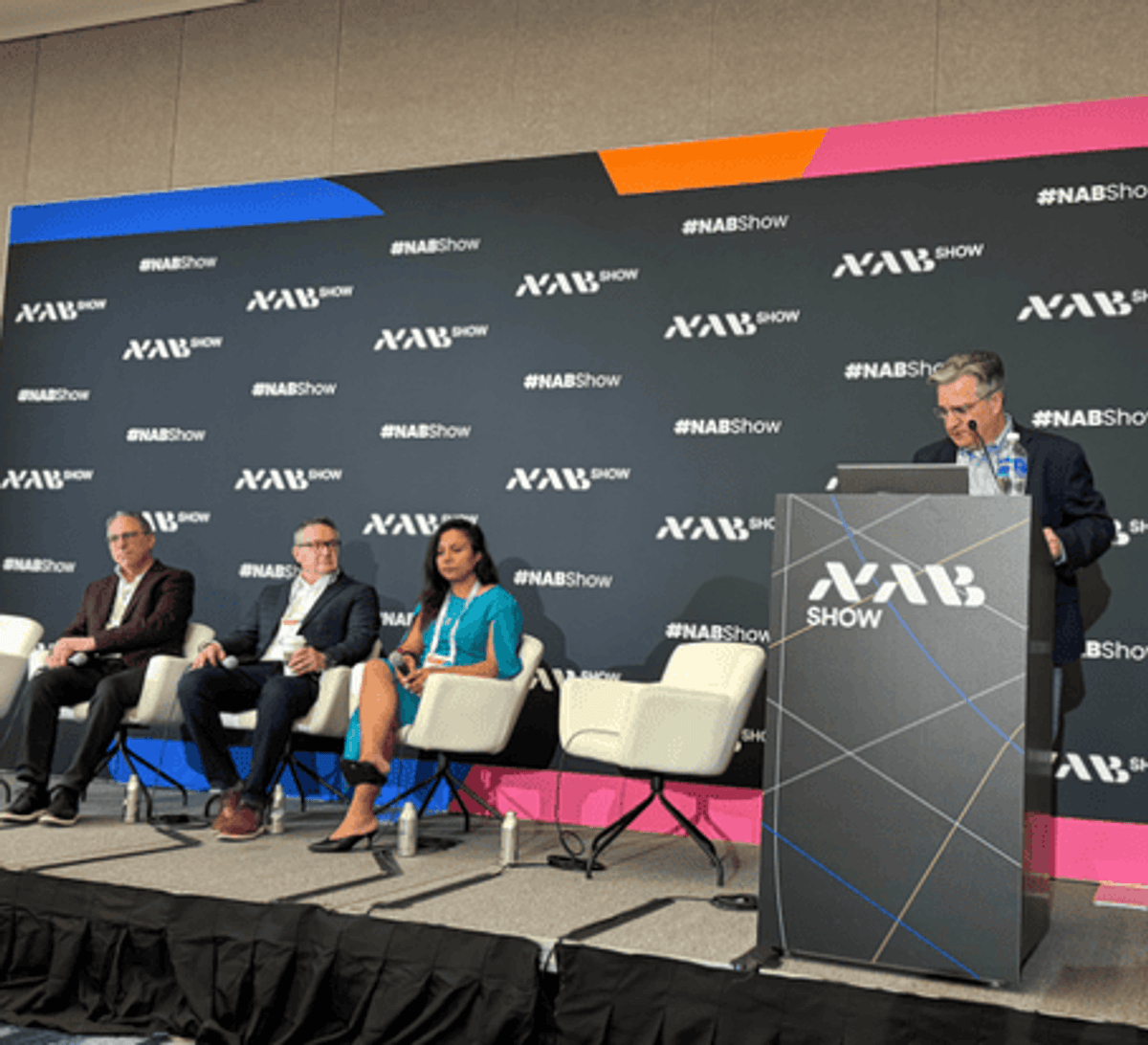 NAB Show 2026: painel aponta avanço do vídeo e reforça podcasts como estratégia de audiência e receita para rádios