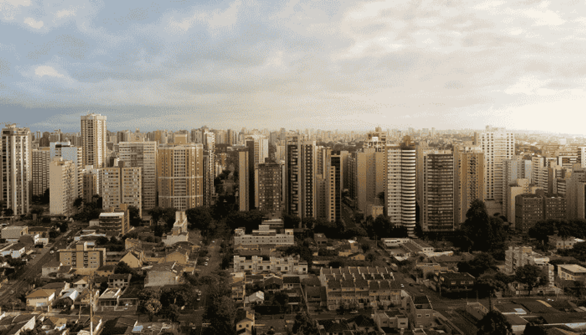 Panorama: 98 FM retoma liderança de audiência; Jovem Pan FM, Mercosul FM e Rádio Banda B avançam em Curitiba