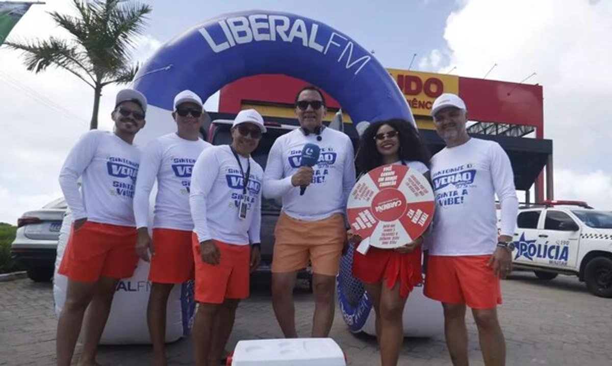 Liberal FM e cerveja Caribeña realizam ação promocional com brindes em praia do Pará
