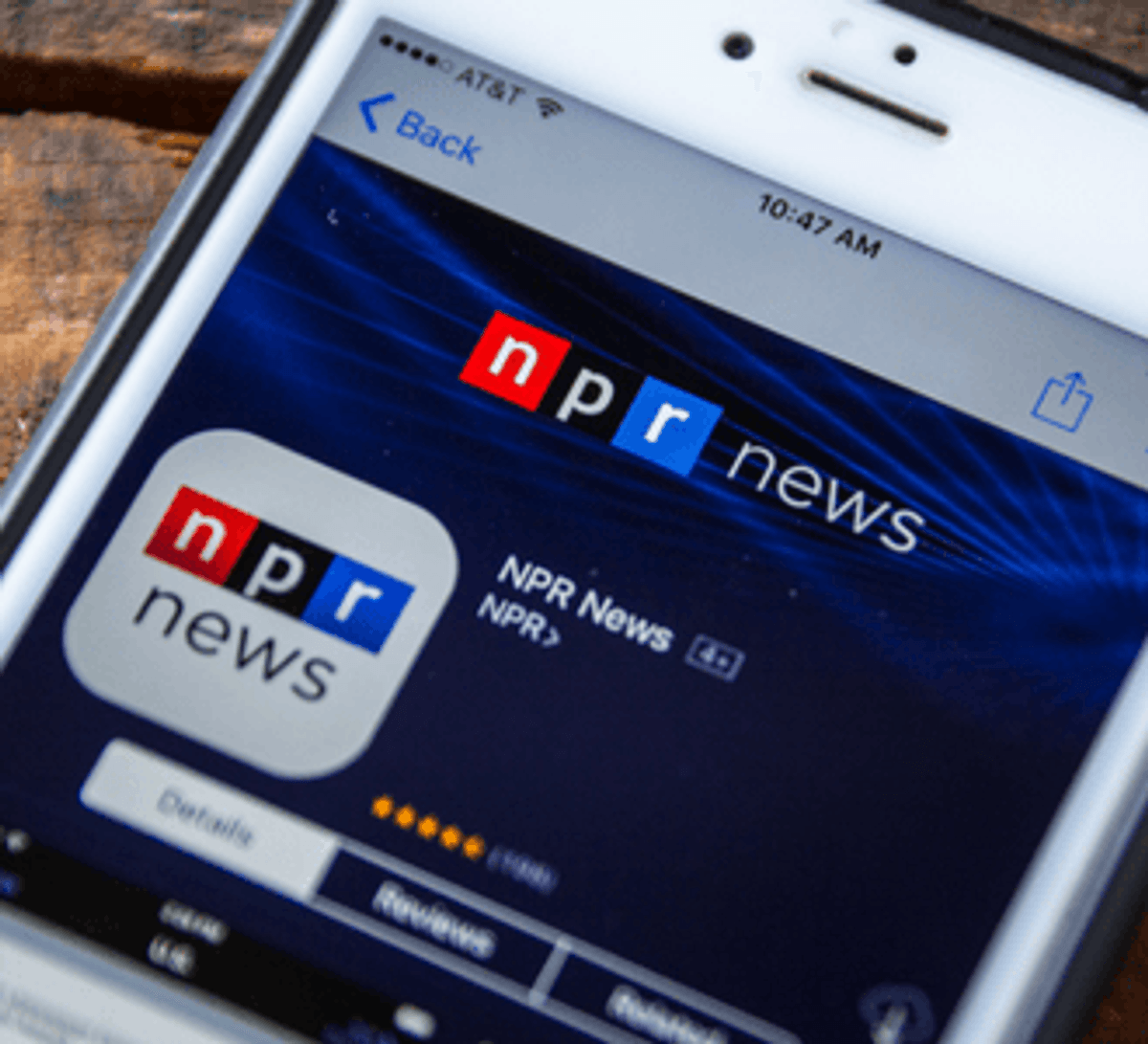 Trump assina decreto para cortar financiamento federal da NPR e PBS nos Estados Unidos 