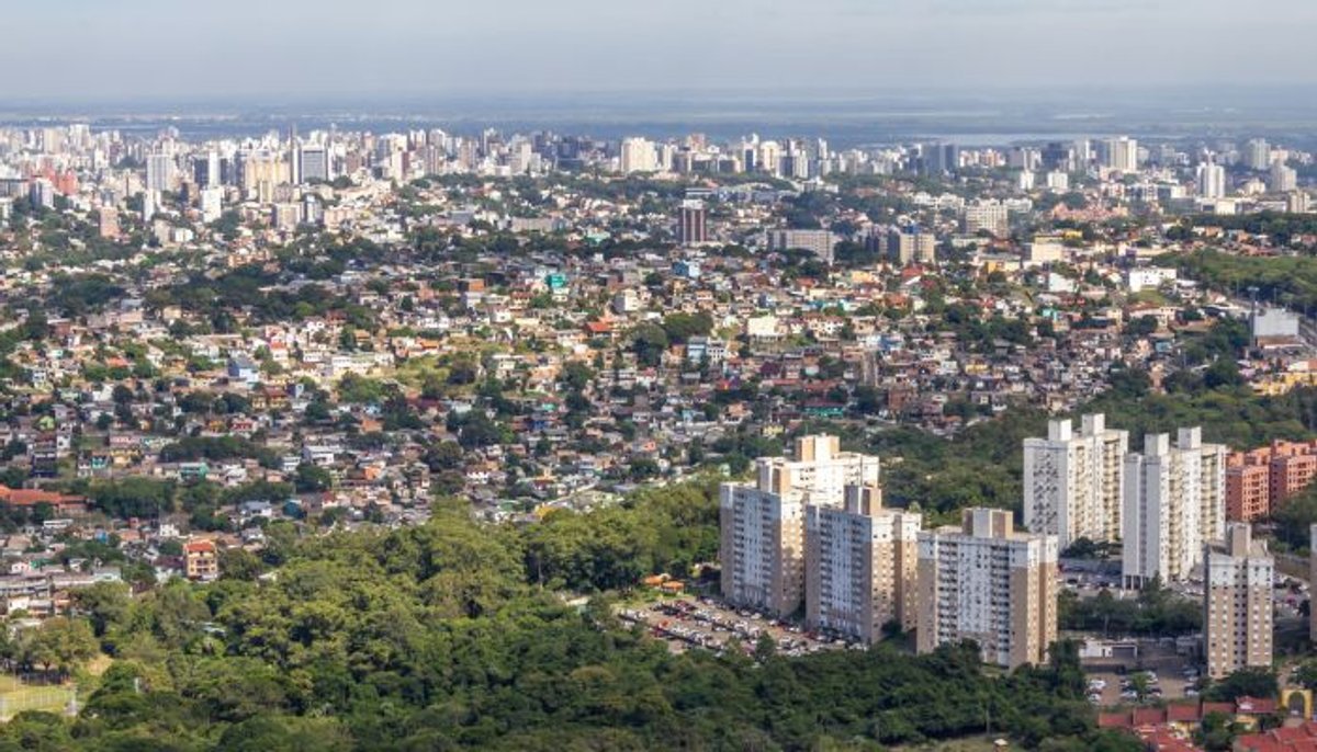 Panorama: Rádio Gaúcha segue líder isolada em Porto Alegre; Atlântida avança e 104 FM retorna ao top 5